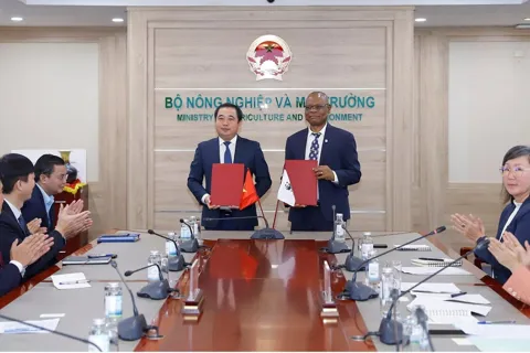 Bộ Nông nghiệp và Môi trường ký kết ghi nhớ hợp tác với Tổ chức Quốc tế về Bảo tồn Thiên nhiên (WWF)