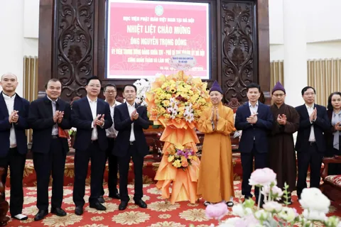 Lãnh đạo Thành uỷ Hà Nội thăm, chúc mừng Học viện Phật giáo Việt Nam