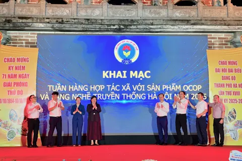 Khai mạc Tuần hàng Hợp tác xã với sản phẩm OCOP và Làng nghề truyền thống Hà Nội