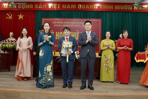 Kiện toàn bộ máy tổ chức chính quyền xã Đa Phúc

