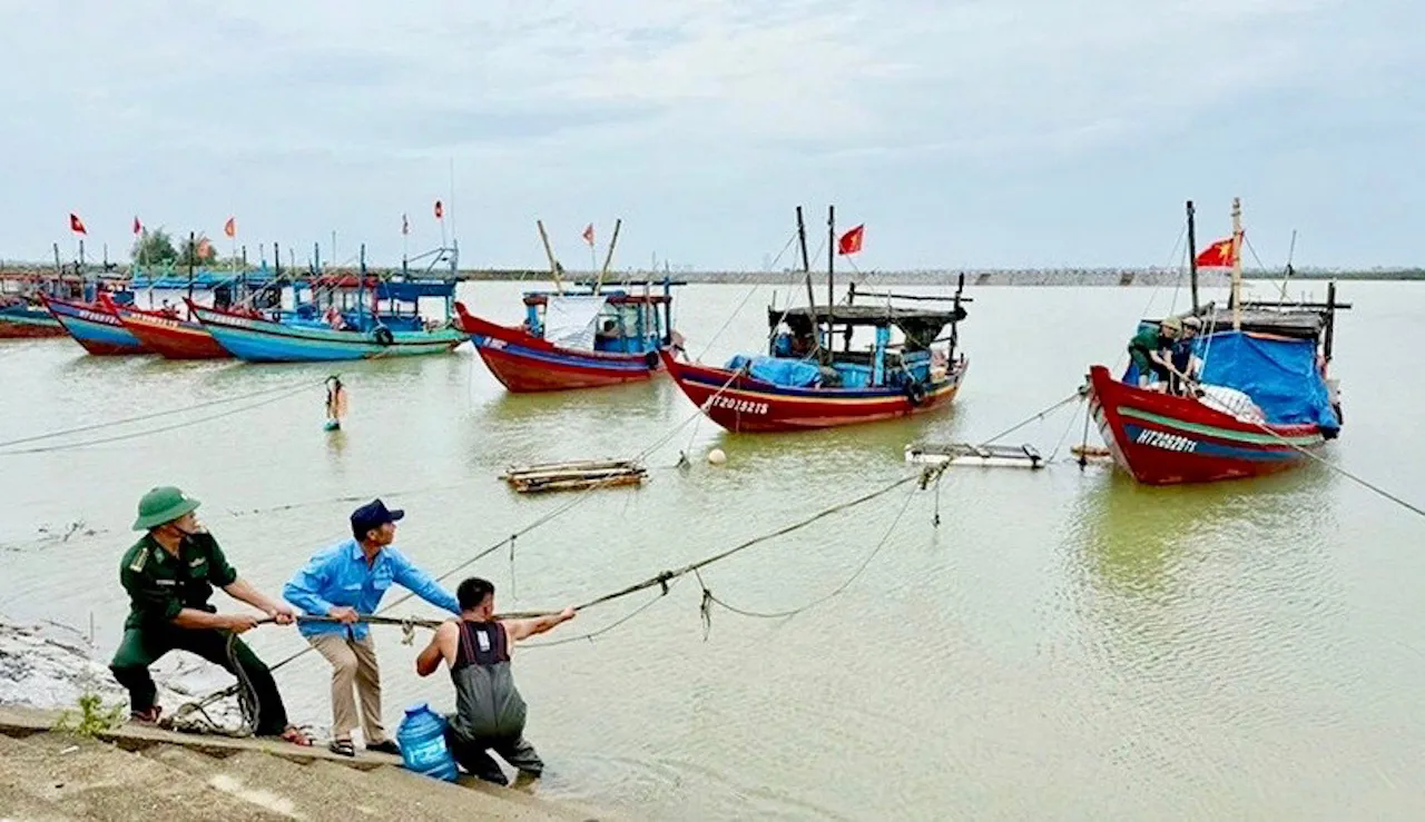 Ứng phó khẩn cấp với bão số 10