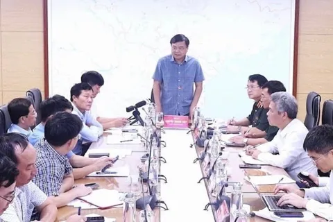 Bão số 10 di chuyển nhanh bất thường, liên tục mạnh thêm khi vào đất liền