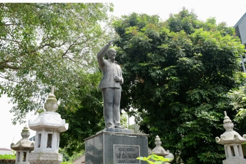 Hà Nội: ngôi làng chung tay dựng tượng Bác Hồ
