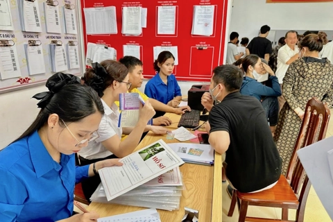 Tuổi trẻ xã Hát Môn hỗ trợ vận hành chính quyền địa phương hai cấp
