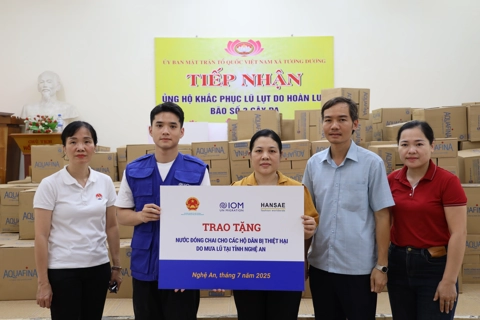 Không để người dân vùng lũ thiếu nước sạch
