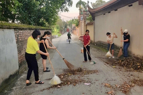 Xã Đa Phúc ra quân tổng vệ sinh môi trường, phát động cuộc thi “Sáng - Xanh - Sạch - Đẹp”