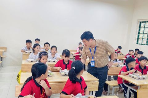 Xã Sóc Sơn: bảo đảm chất lượng bữa ăn bán trú cho học sinh