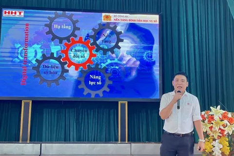 Xã Sóc Sơn tập huấn chuyển đổi số cho cán bộ 62 thôn khu, tổ dân phố