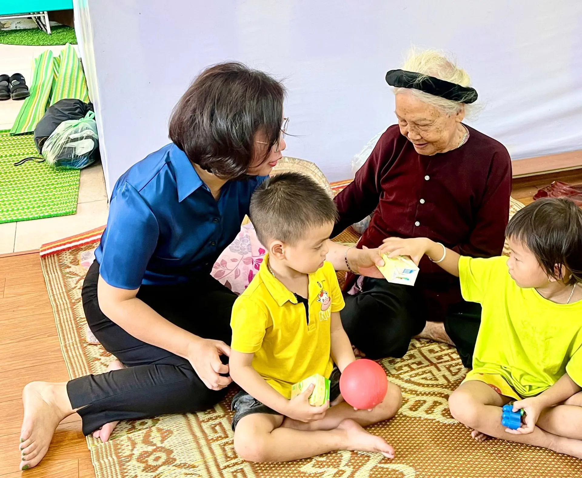 Xã Trung Giã: bảo đảm điều kiện sống cho người dân trong bão lũ