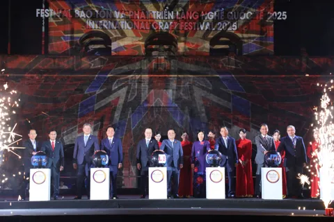 Chủ tịch UBND TP Hà Nội Nguyễn Đức Trung: kiến tạo giá trị mới cho di sản làng nghề