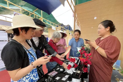 “Chắp cánh” cho làng nghề Việt