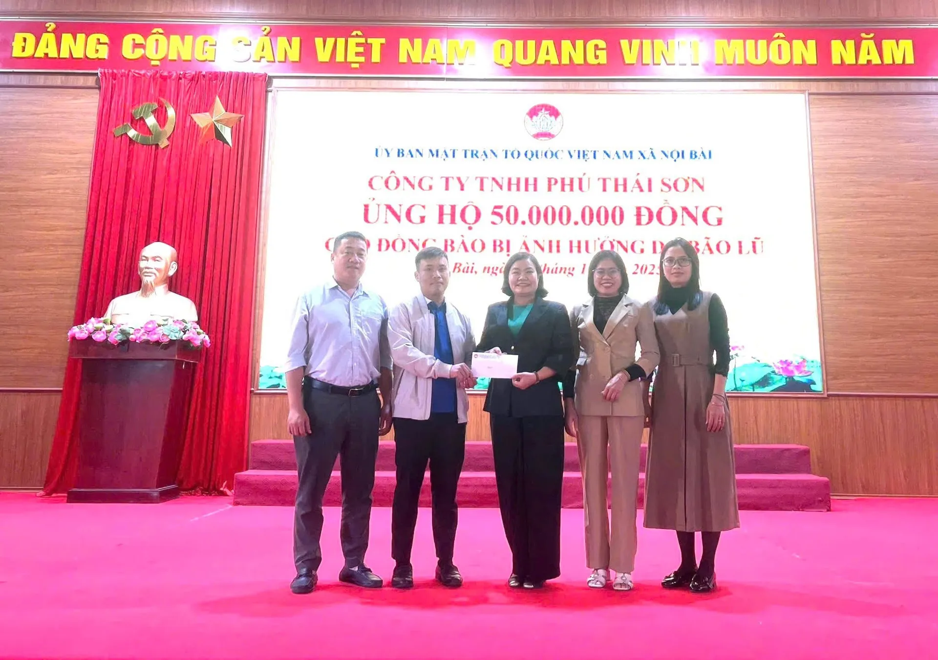 Xã Nội Bài: hơn 160 triệu đồng ủng hộ đồng bào vùng lũ miền Trung - Tây Nguyên