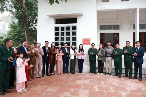 Xã Trung Giã gắn biển công trình “Dân vận khéo” chào mừng Đại hội XIV của Đảng