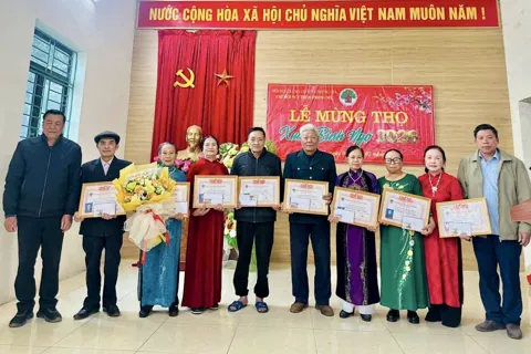 Mừng thọ đầu xuân - nét đẹp văn hoá truyền thống ở xã Trung Giã