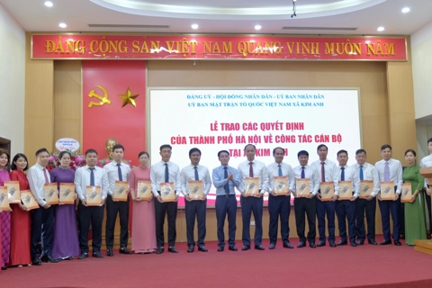 Hà Nội trao quyết định chỉ định Bí thư, Chủ tịch xã Kim Anh