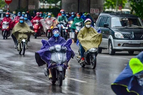 Không khí lạnh tăng cường mạnh đổ bộ Hà Nội