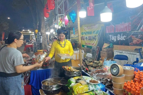Người dân hào hứng tham quan, mua sắm hơn 1.000 sản phẩm OCOP được giới thiệu tại thị xã Sơn Tây