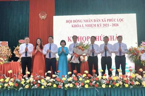 Kỳ họp thứ nhất HĐND xã Phúc Lộc: bắt tay ngay vào công việc
