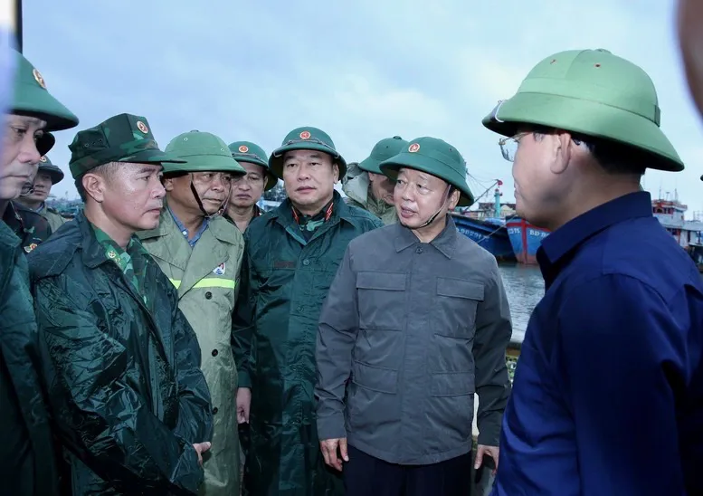 Duy trì mọi lực lượng trực chiến ứng phó bão số 13