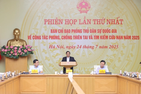 Thủ tướng Phạm Minh Chính: “phải bằng mọi cách tiếp cận địa bàn bị chia cắt để hỗ trợ người dân”