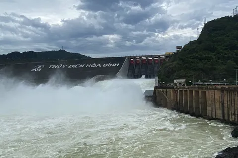 Thuỷ điện Hoà Bình xả lũ, Hà Nội yêu cầu các xã, phường khẩn trương ứng phó