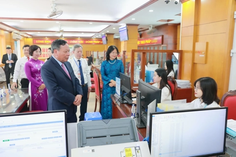 Hà Nội thúc đẩy hoàn thiện chuyển đổi số để phục vụ người dân, doanh nghiệp
