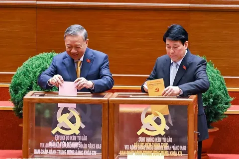 DANH SÁCH 200 UỶ VIÊN BAN CHẤP HÀNH TRUNG ƯƠNG ĐẢNG KHÓA XIV
