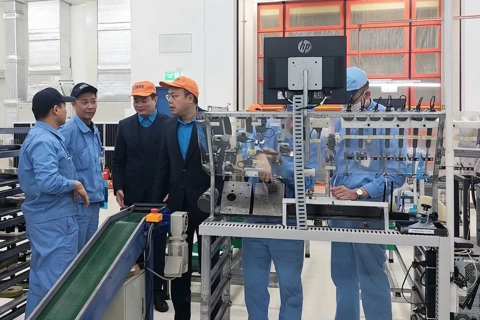Chuyển từ “tập trung hóa quyền lực” sang “chia sẻ quyền lực” để tăng hiệu quả trong lĩnh vực công thương