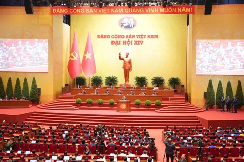 Bế mạc Đại hội lần thứ XIV của Đảng: Ra mắt BCH Trung ương Đảng khóa mới, thông qua các mục tiêu phát triển của đất nước trong kỷ nguyên mới