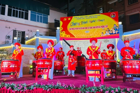 Phường Láng tổ chức chương trình nghệ thuật chào mừng chính quyền địa phương 2 cấp
