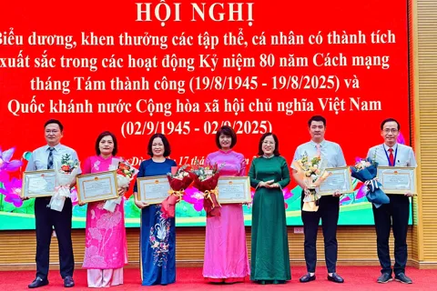 Phường Ô Chợ Dừa tổng kết, khen thưởng các hoạt động kỷ niệm A80