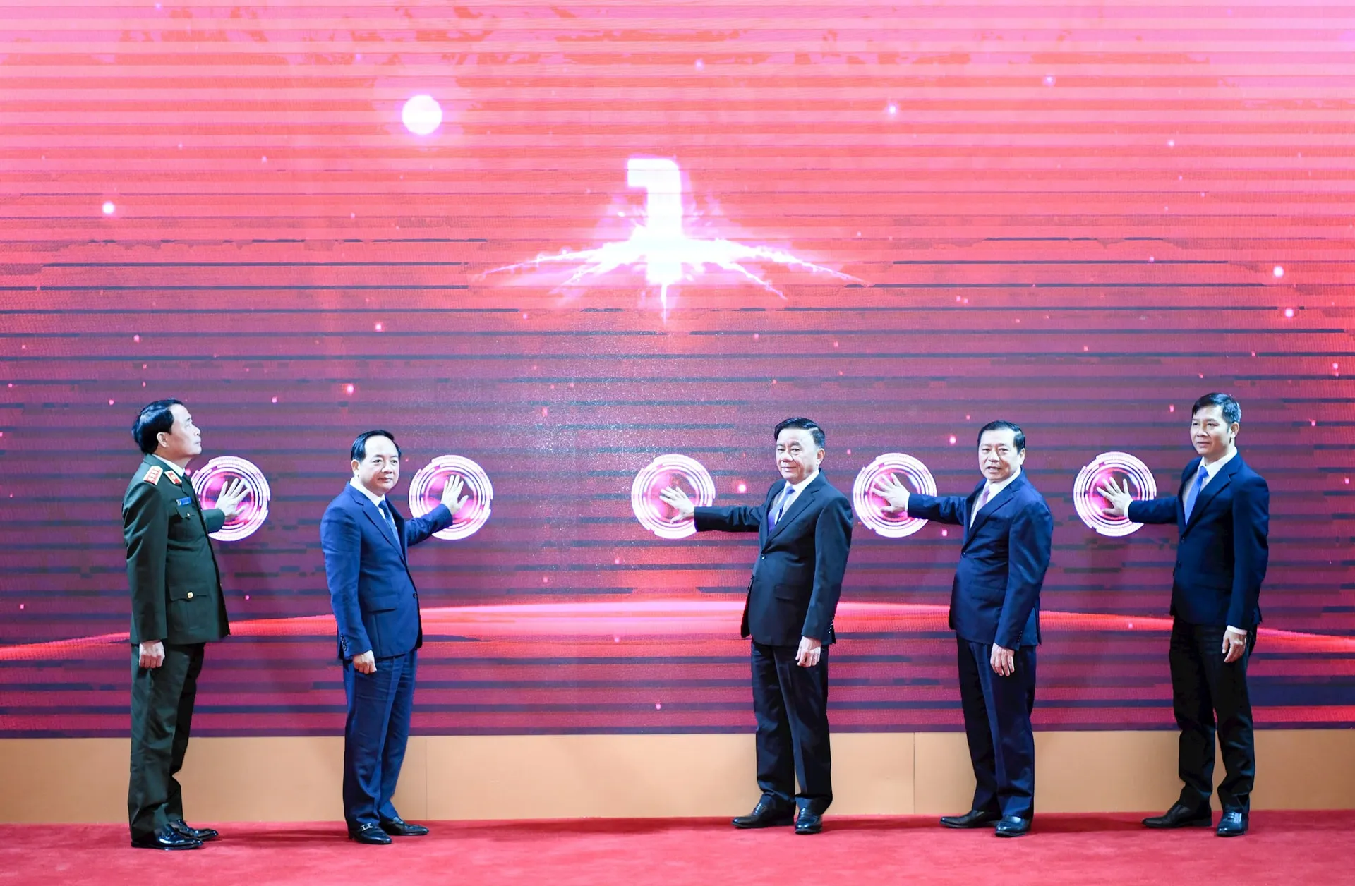 Ra mắt ứng dụng di động Tuyên giáo và Dân vận