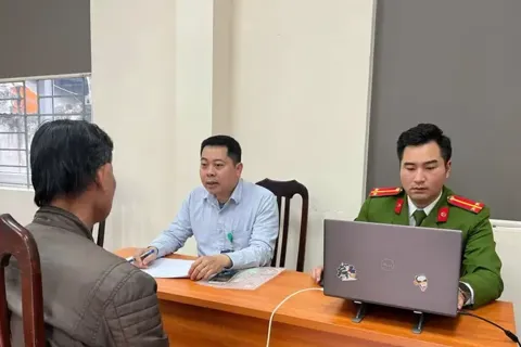 Phường Văn Miếu - Quốc Tử Giám: xử phạt người vẽ quảng cáo lên bốt điện
