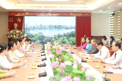 Đẩy mạnh hợp tác giữa Hội Liên hiệp Phụ nữ hai Thủ đô Hà Nội - Vientiane
