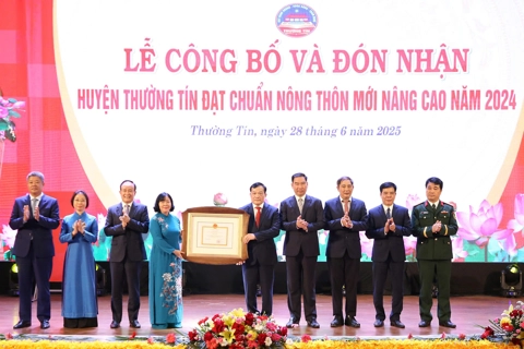 Thường Tín đón nhận danh hiệu huyện đạt chuẩn nông thôn mới nâng cao