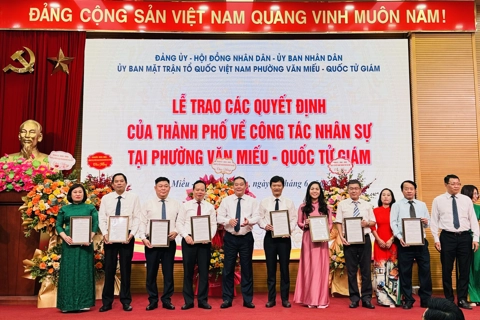 Công bố các Quyết định về tổ chức bộ máy phường Văn Miếu – Quốc Tử Giám