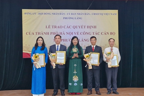 Công bố các Quyết định về tổ chức bộ máy phường Láng