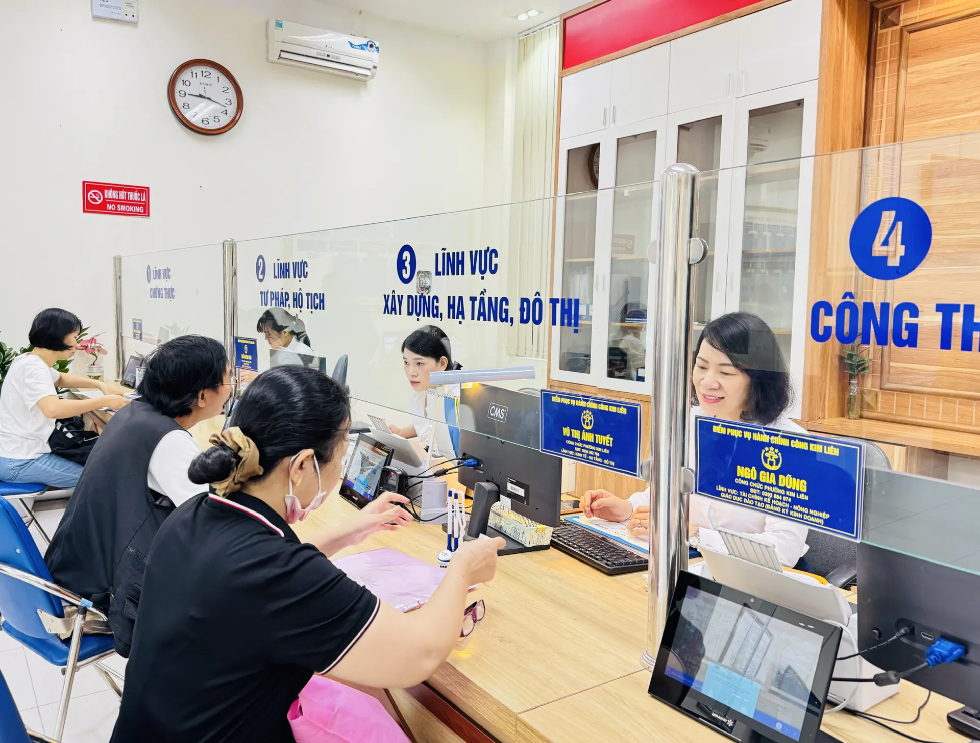 Ngày đầu vận hành mô hình chính quyền địa phương 2 cấp diễn ra thông suốt