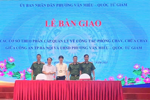 Phường Văn Miếu - Quốc Tử Giám tiếp nhận, bàn giao các cơ sở theo phân cấp trong phòng cháy, chữa cháy
