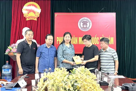 Kịp thời trao hỗ trợ cho gia đình nạn nhân vụ cháy phường Văn Miếu – Quốc Tử Giám