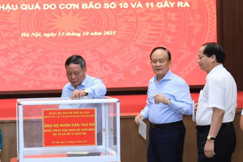 Đảng ủy các Cơ quan Đảng TP Hà Nội ủng hộ Nhân dân Thủ đô bị ảnh hưởng lũ lụt