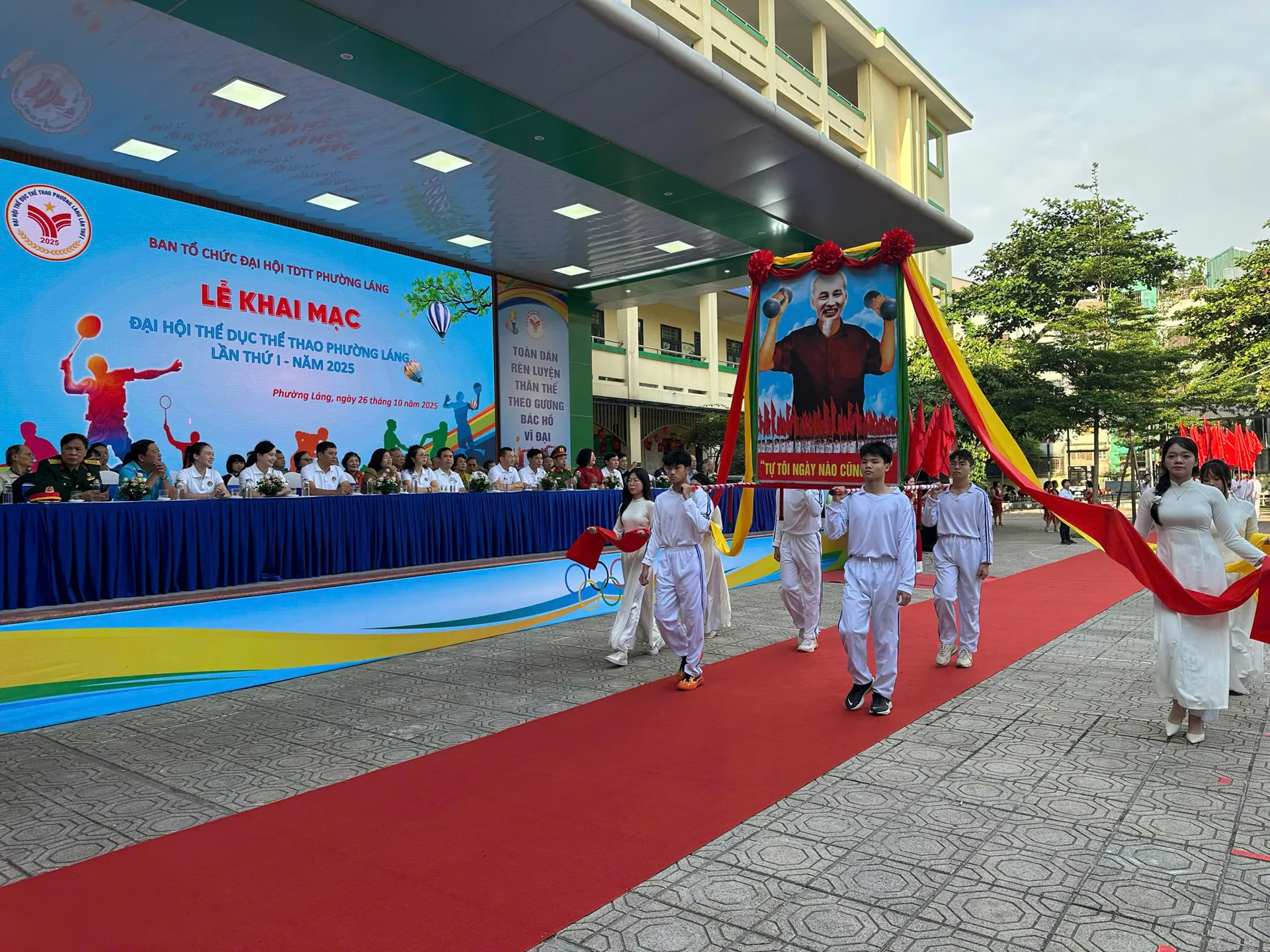 600 người tham gia khai mạc Đại hội Thể dục thể thao phường Láng lần thứ I