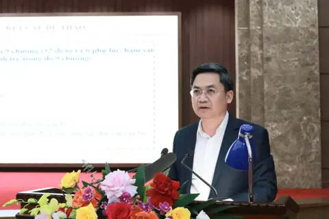 Hà Nội siết kỷ cương, đẩy mạnh phân cấp trong quản lý cán bộ