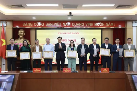 Bí thư Thành ủy Nguyễn Duy Ngọc: nhân rộng kinh nghiệm giải phóng mặt bằng đường Vành đai 1 để bảo đảm tiến độ các dự án