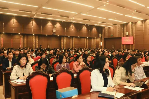 Hà Nội: 300 cán bộ được bồi dưỡng nghiệp vụ công tác tổ chức xây dựng Đảng