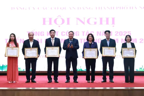 Chuẩn bị tốt đội ngũ cán bộ các cơ quan Đảng Thành phố cho giai đoạn phát triển mới của Thủ đô