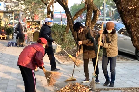 Phường Kim Liên siết chặt công tác bảo đảm trật tự đô thị, vệ sinh môi trường