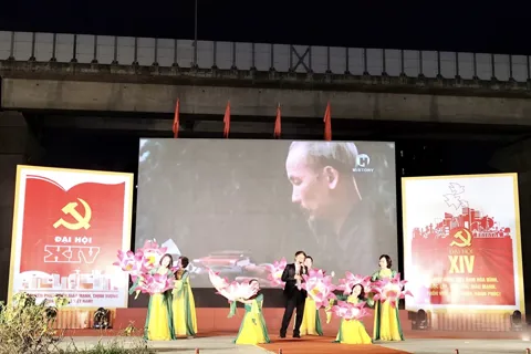 Sôi nổi ngày hội nghệ thuật quần chúng phường Ô Chợ Dừa hướng về Đại hội XIV của Đảng