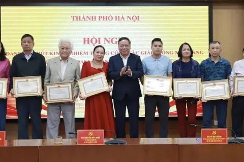 Lan tỏa tinh thần gương mẫu trong giải phóng mặt bằng Vành đai 1 tại phường Láng