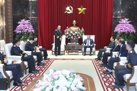 Lãnh đạo Thành phố Hà Nội tiếp Đoàn công tác Quân chủng Hải quân
